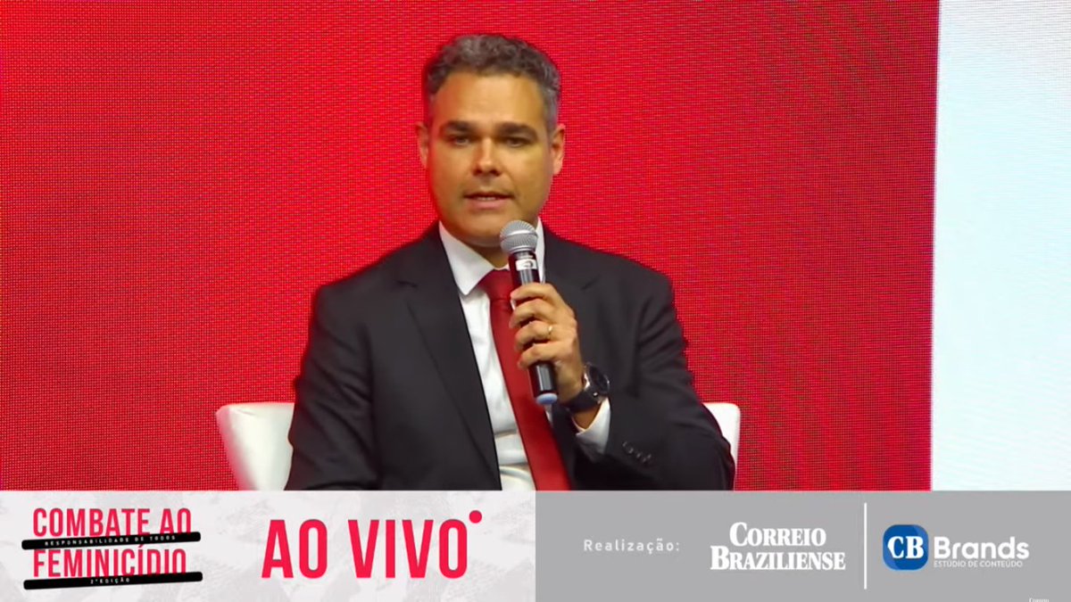 correio's tweet photo. "Punir é preciso", diz promotor de Justiça do Distrito Federal, Daniel Bernoulli
#CBDebate https://t.co/lsdnu0PZnm