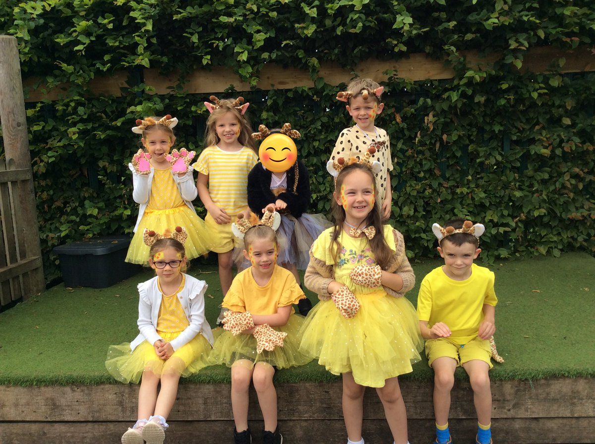 HazelClass_RE's tweet image. Our amazing costumes!