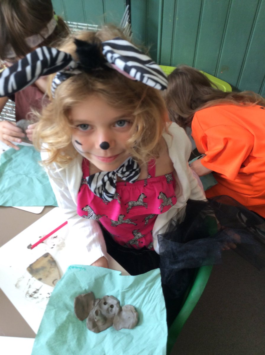 HazelClass_RE's tweet image. African animal day 🐘