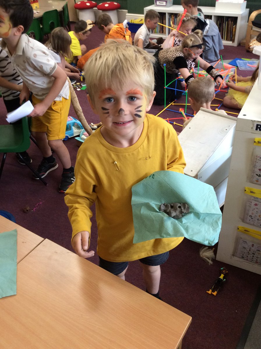 HazelClass_RE's tweet image. African animal day 🐘