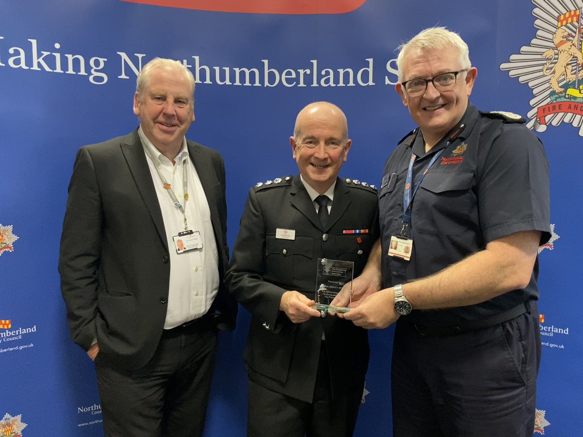 georgeorsteve's tweet photo. #ThanksAMillion @NLandFRS_CFO for your fantastic & committed support of @PrincesTrust #Team programme! Your support has helped 100’s of the young people in Northumberland to a brighter future. You’re awarded a totally 💯% official ⭐️! Enjoy your retirement! 👏🚒👏🚒👏🚒👏🚒 https://t.co/xnSU1K7746