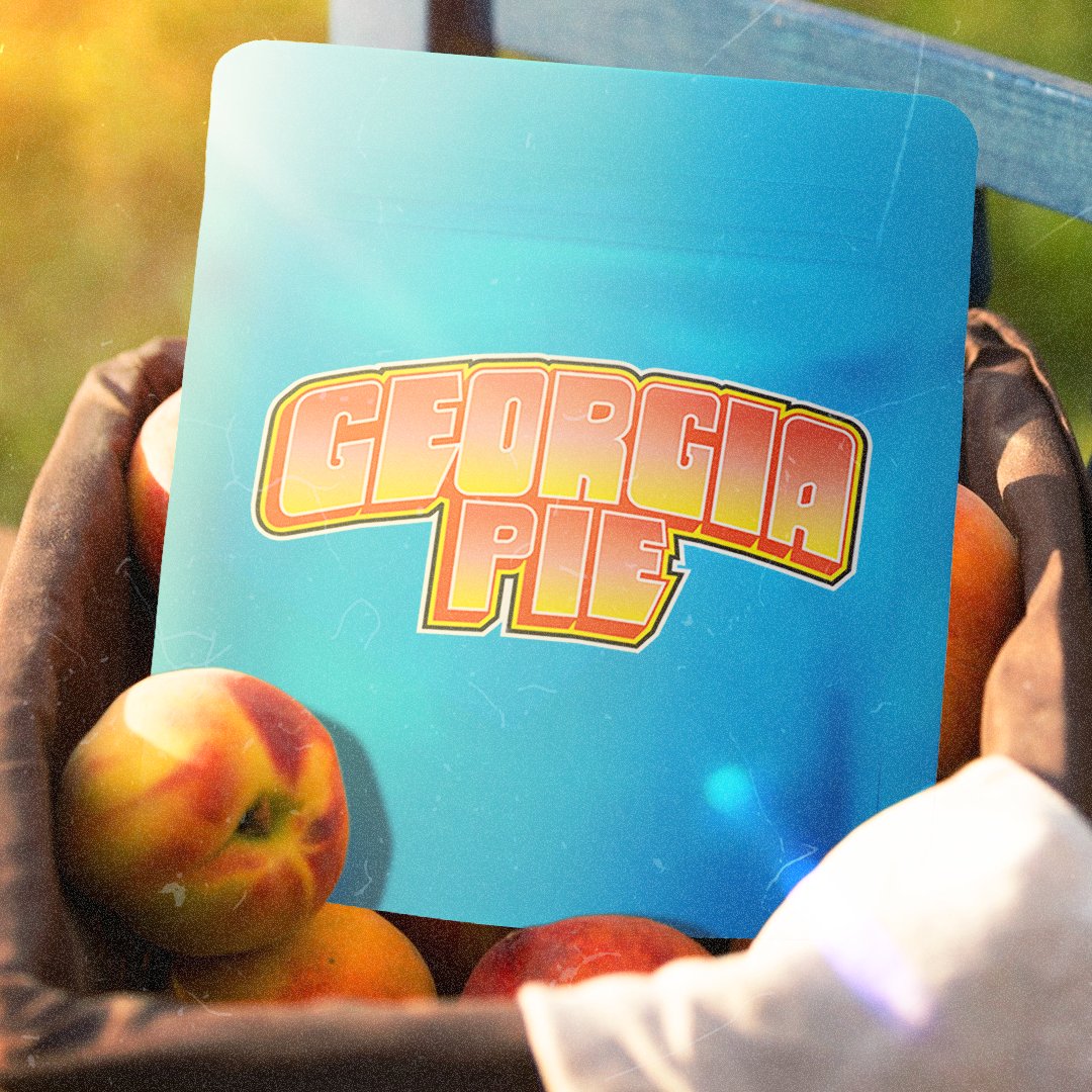 {Georgia Pie}🍑🥧 This hybrid strain is full of savory baked fruit flavor and an aroma of sweet peach cobbler that matches its name!!!💨🍪