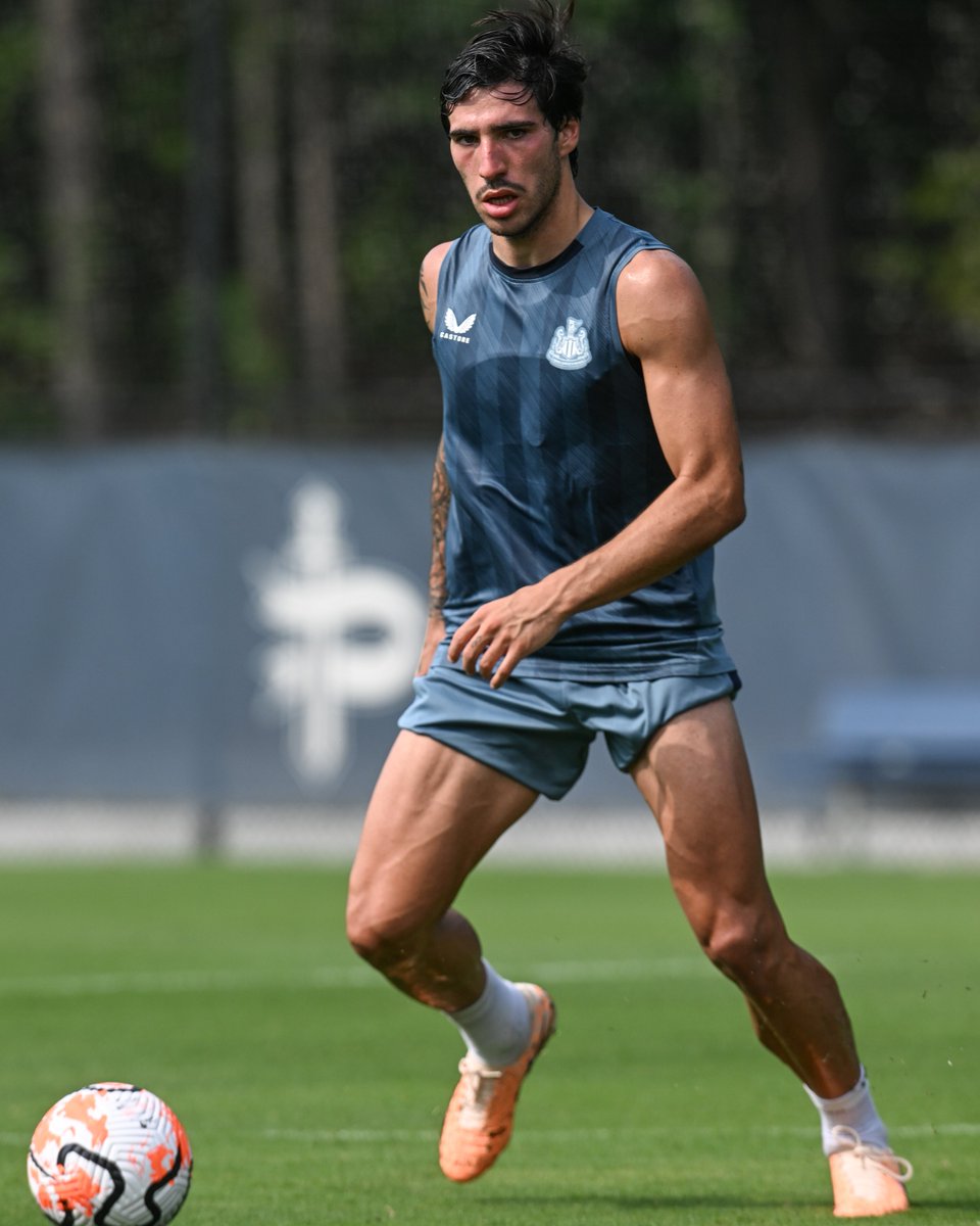 NUFC's tweet photo. Putting the work in. 👊 https://t.co/RNy7eTkY9S