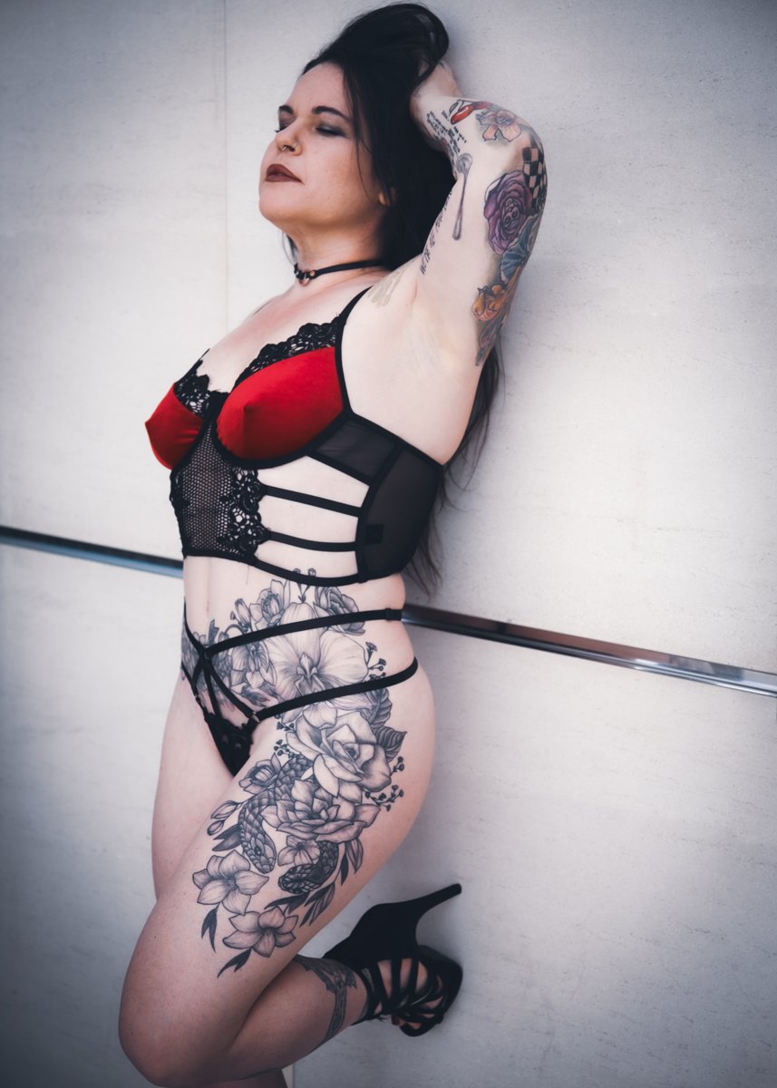 goodlittlemolly's tweet photo. Vegas photoshoot
📸@rgaboudoir
s/o to @afterdarkartists

#norcalmodel #vegas #vegasmodel #lingerie #lingeriemodel #boudoir #beautiful #boudoirphotography #boudoirmodel https://t.co/lMm3m6zlNv