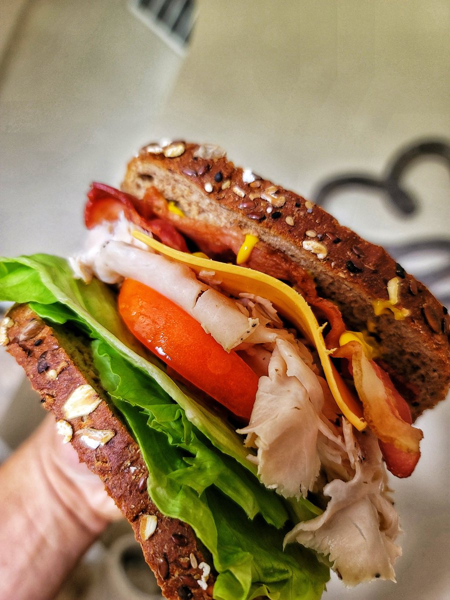 eatinerni's tweet image. Rate my sandwich 1-11 #THICC