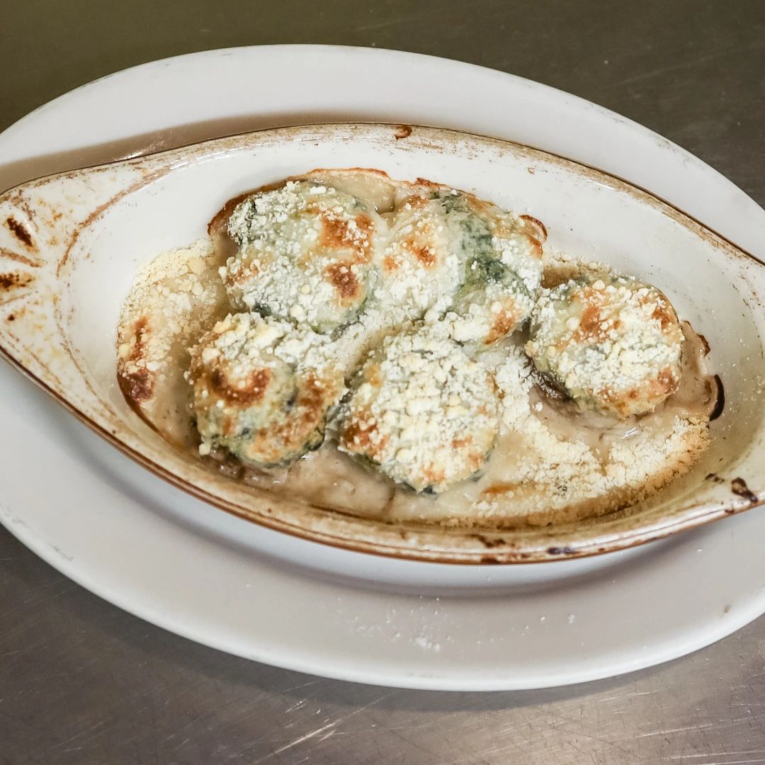 FedericisNJ's tweet photo. Our menu is filled with mouthwatering dishes made from the freshest ingredients. From our award-winning thin crust pizza to our homemade pasta dishes, there's something for everyone to enjoy. https://t.co/UIOSUMVjRU