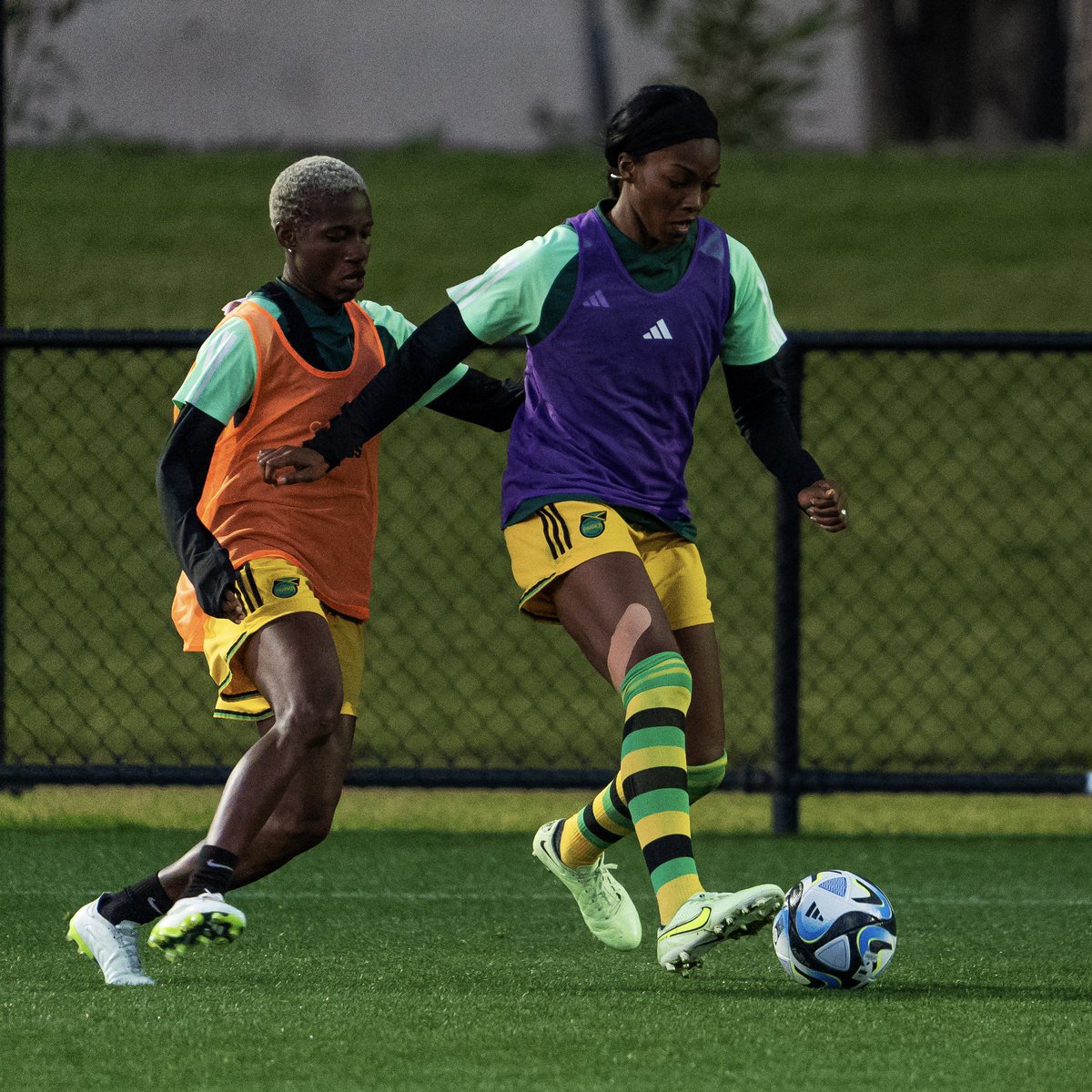 jff_football's tweet photo. The preparation continues 👌🏿

🆚: France
🗓️: Sun, July 23
📍: Sydney, Australia
🏟: Allianz Stadium
🕘: 5:00 am (JA/EST) 6:00 am (ET)
📺: TVJ 
.
#ReggaeGirlz #FIFAWomensWorldCup #FIFAWWC #BeyondGreatness #JFF_Football https://t.co/sHFoE6YL6s
