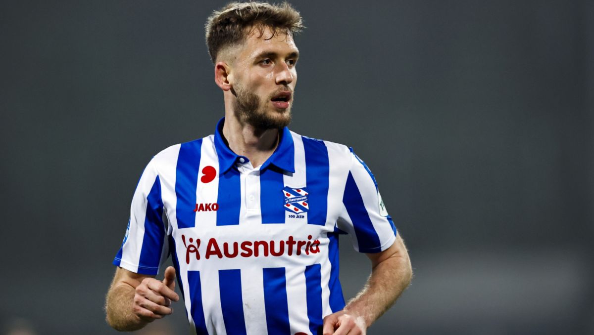 Obiektywnapilka's tweet photo. 🇳🇱Paweł Bochniewicz z bramką w sparingu przeciwko OFI Crete.
#Heerenveen #Eredivisie #Bochniewicz #Łączynaspiłka https://t.co/yfzYHSZSmy