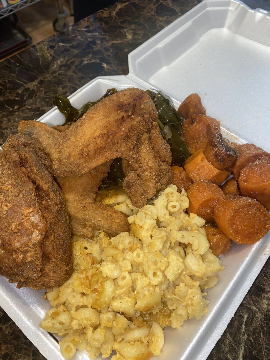 QuoiBlue's tweet photo. If you don’t feel like cookin’ tonight, HMU & I got you 👩🏽🍳🙏🏽💙 #ChefBlue https://t.co/VZGcRkw24d