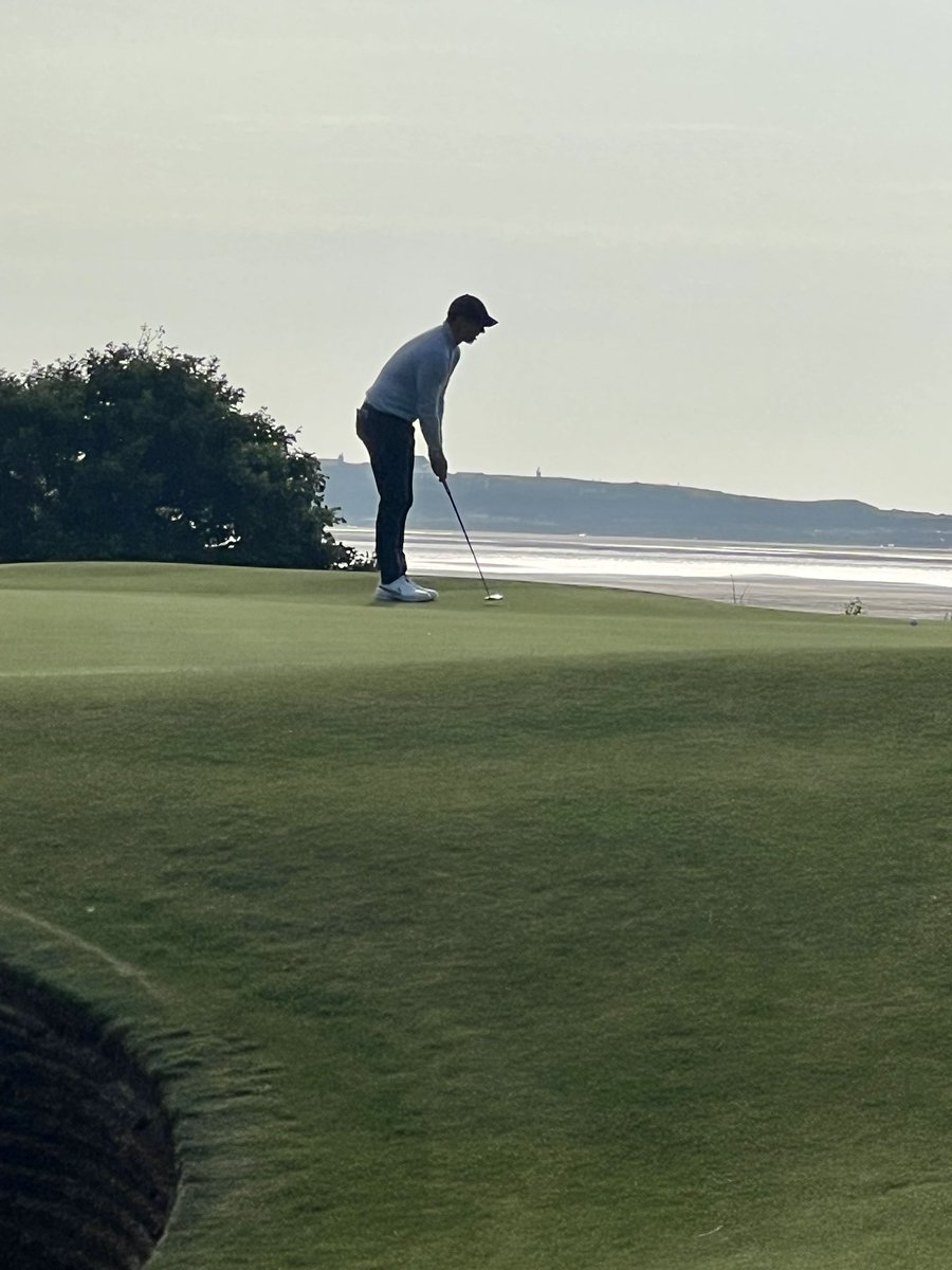CravenPartners's tweet photo. 13th green, Hoylake - @McIlroyRory
Quite pleased with this photo given the green was a hive of activity and thousands of people were following Rory’s game.
#TheOpen
#tranquilityofsolitude https://t.co/wv5CK0jqyV