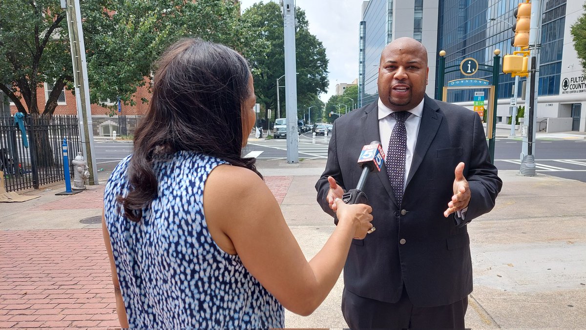 PhotoZorn_TV's tweet image. .#OnlyOnFox: Jacoby Hudson, Attorney for South Fulton Mayor Khalid Kamau, spoke exclusively with @aungeliquefox5 about threatening emails and messgaes sent to South Fulton City Hall. The mayor is asking for protection. #fox5atl