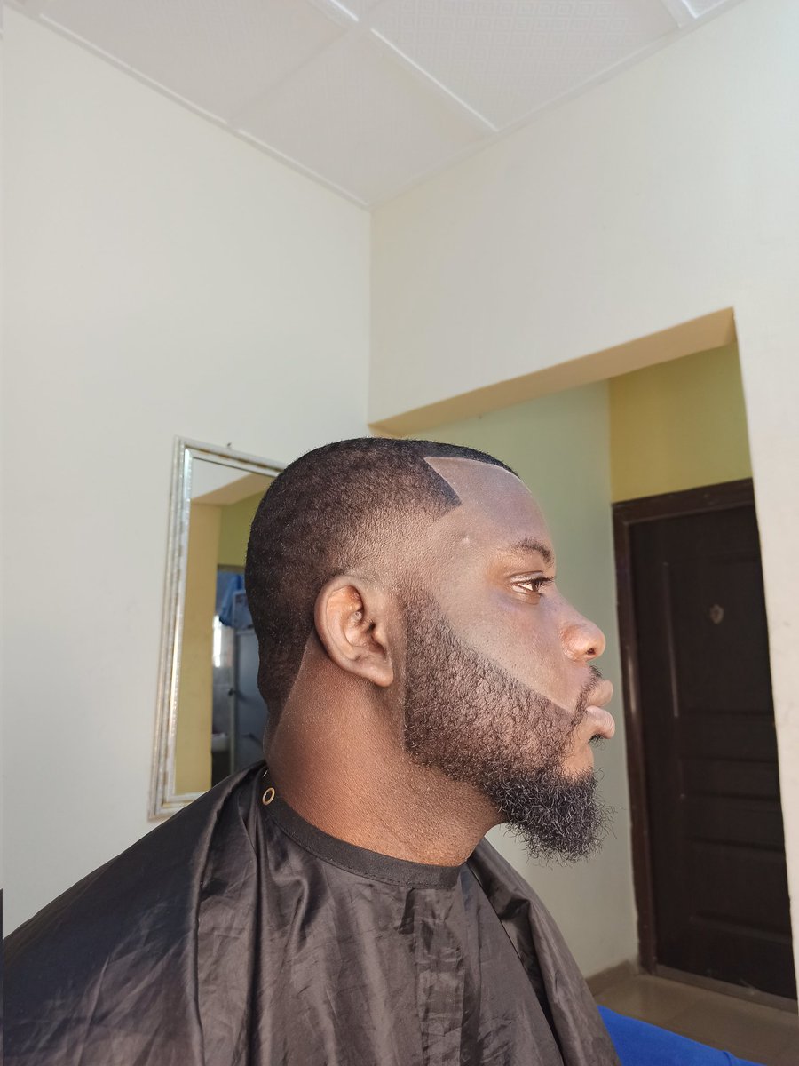 baecutz's tweet photo. Cutting your hair feels like dressing yourself in pure confidence.
#7daysofrain Zimbabwe #gosuperfalconsongotv Announce Onana WhatsApp David #accessbankudacity #palmpaydancefiesta Rihanna Nigerians Trey #PayForYourLight Justice Ugo Congratulations Laycon Happy Ellu P https://t.co/DWaVPQfF9c