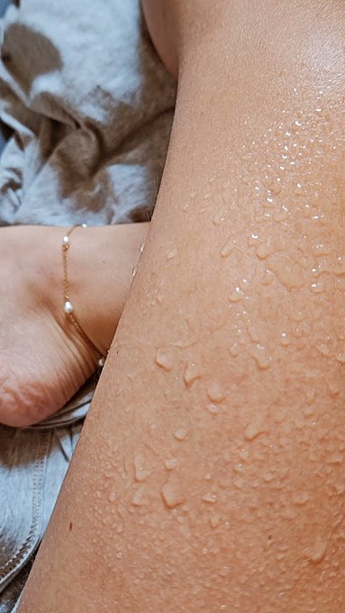 💦💦 https://t.co/Gs5XUM4PgV https://t.co/jJAHLIsQNT