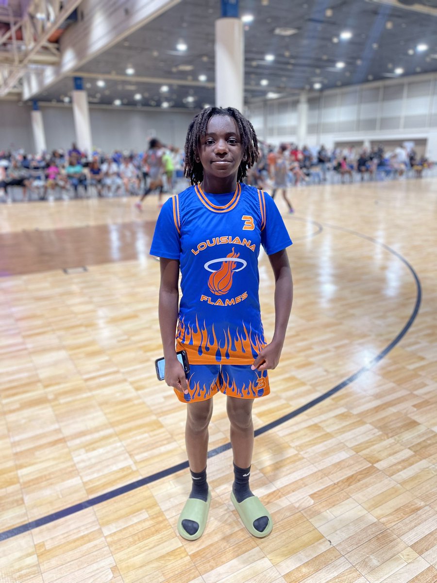 LBR_Basketball's tweet photo. ⚜️ Big Easy Hoopfest

⛹️‍♀️ Minnie Greene
🏀 LA Flames
🎓 2031

✅ Vision
✅ Creator
✅ On Ball Defender

📝 Minnie is next up! She has a great feel for the game &amp; despite playing up several age groups she’s making an impact on both ends of the floor.

🗣️ Remember the name Greene! https://t.co/fRIxnnA0W4