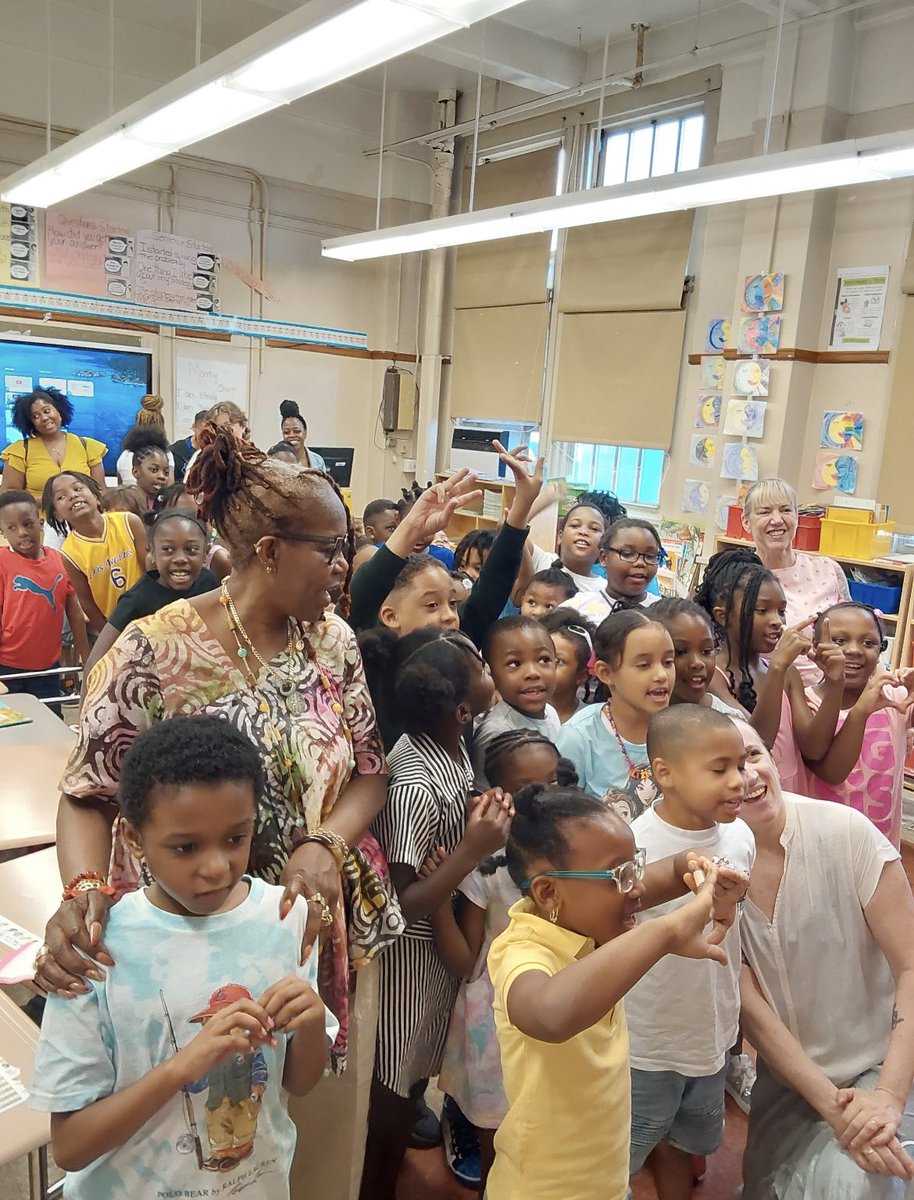 SheneanL's tweet photo. Every student has the right to be great readers. We kicked off NYC Reads at PS 191 along with @RitaJosephNYC & @pamallyn author of our Summer Rising curriculum. We engaged in exciting Read Alouds across the building. #Werisebyliftingothers #GreatthingsCSD17 https://t.co/AHIT52s2lF