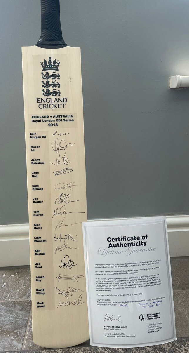 OakmereCC's tweet photo. We have some exciting new rewards available, including a signed Ellie Threlkeld Lancashire Thunder shirt, a signed bat from the England vs Australia 2018 ODI series and an England shirt signed by captain Heather Knight. https://t.co/8IT6FHD3EG