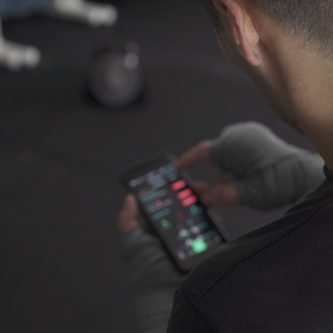 "StrikeTec's mobile app provides real-time performance stats and comparative charts, giving you a complete analysis of your training routine. Stay tuned for more updates! #StrikeTecFeatures #BoxingTech"