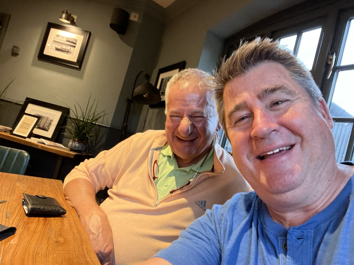 MarkMooseOwen's tweet image. A B!G thanks to the wonderful team at @Lock_Keepers - fab food, great service, buzzing atmosphere &amp;amp; fantastic to see my old friend &amp;amp; fellow ex-chair of FSB back on his feet again #celebration CHEERS 🥂 
@FSBGlosandWoE @BlueMeanie10 @PunchlineGlos @moosepr @EamonnMcGurk