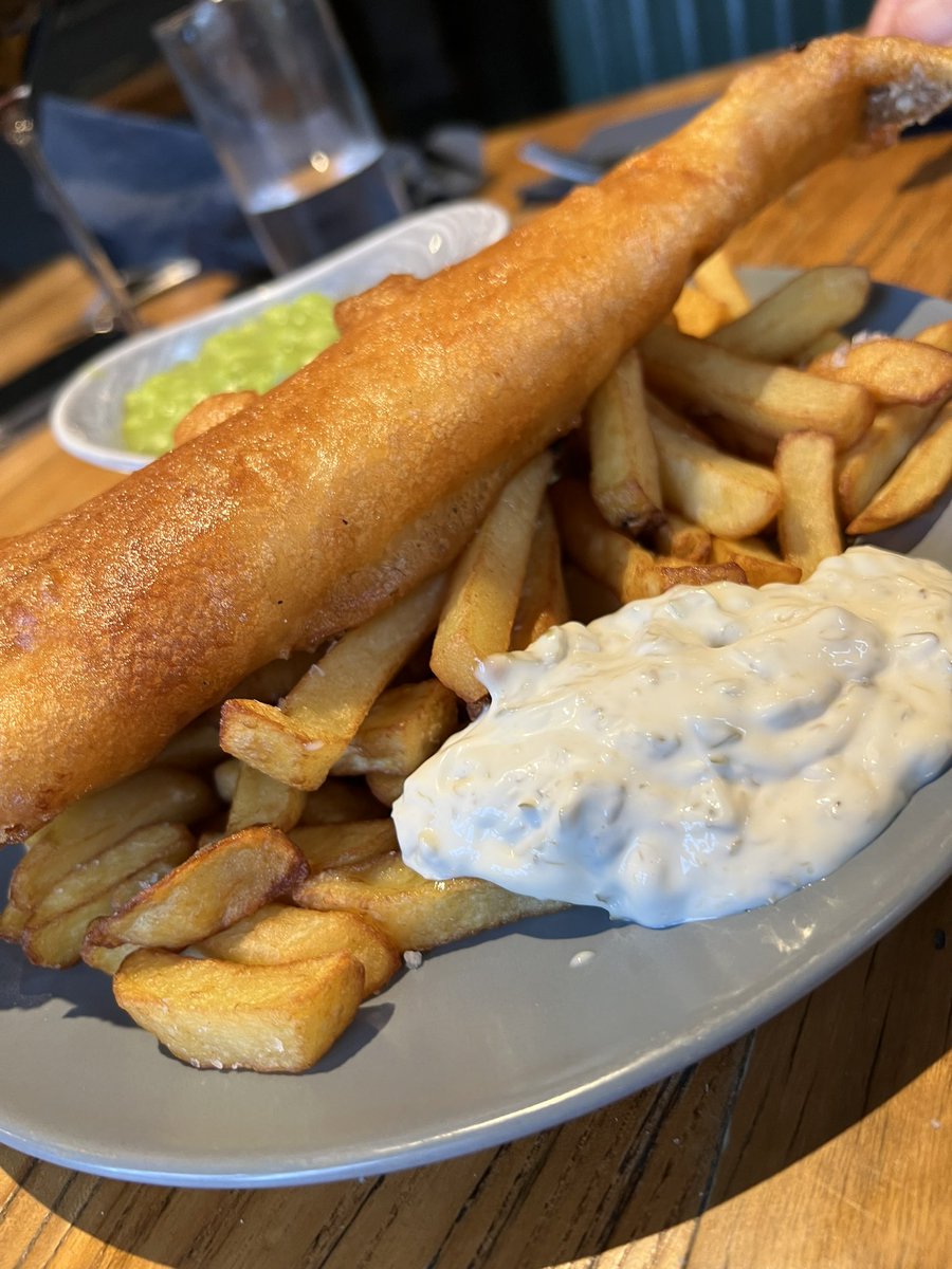 MarkMooseOwen's tweet image. A B!G thanks to the wonderful team at @Lock_Keepers - fab food, great service, buzzing atmosphere &amp;amp; fantastic to see my old friend &amp;amp; fellow ex-chair of FSB back on his feet again #celebration CHEERS 🥂 
@FSBGlosandWoE @BlueMeanie10 @PunchlineGlos @moosepr @EamonnMcGurk