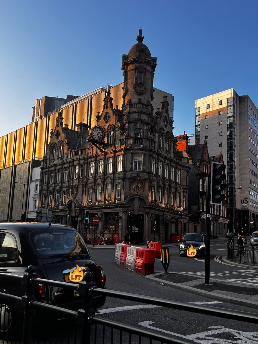 ric_wee's tweet image. Walkabout around the city. 

#everton
#merseyside 
#stlukebombedoutchurch