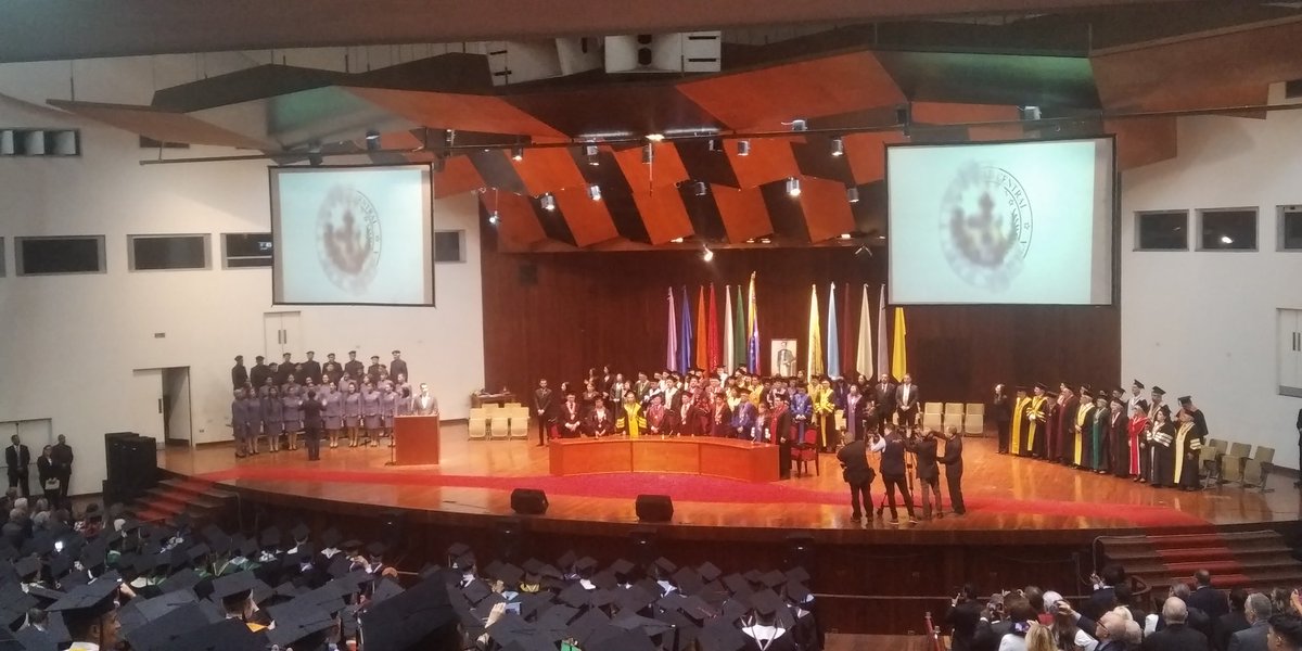 vectorpolitico's tweet photo. #AlMomento acto de cierre protocolar Juramentación de Autoridades #UCV con el canto del Himno Universitario por parte del Orfeón Universitario @Orfeon_UCV

#VectorPoliticoUCV 
#Universitarios

@UCarabobo
@ULA_Venezuela
@LUZAdN 
@UDO_VE
#UniversidadDeCarabobo
#ULA 
#LUZ 
#UDO https://t.co/4tDgxKGCVK