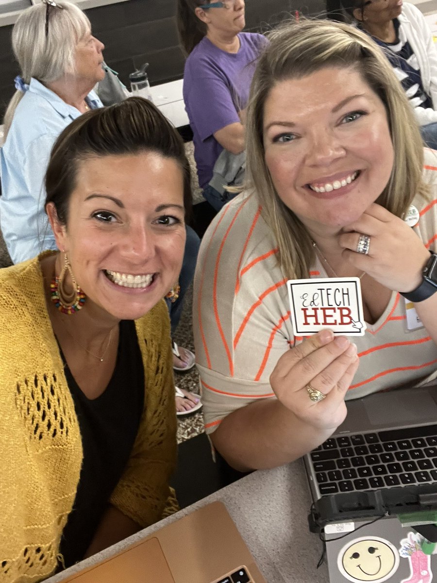 Couldn't think of a better way to end than week than learning with my favorite people! #hebtechfest23 #BeaBOBCAT @HEBISDpeople <a href="/Keri_A_McCarty/">Keri McCarty</a>