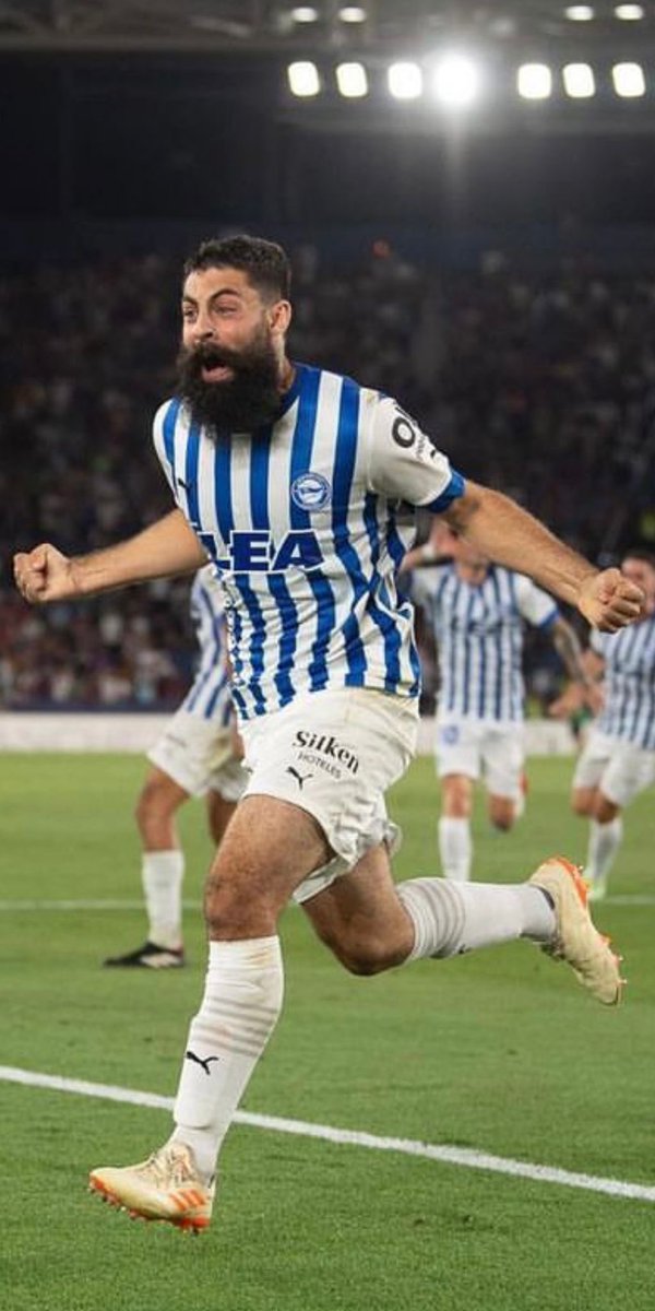 DAanddyy's tweet photo. @austrakinho @AduAresEnjoyer @Oiieerr_02 @imanol7___ @harresitxoa @RoiADRV @daaniivllr @AlexGrsp_ @GxlDeJason @R9Soldado Y de esto? https://t.co/HR2n927VJK