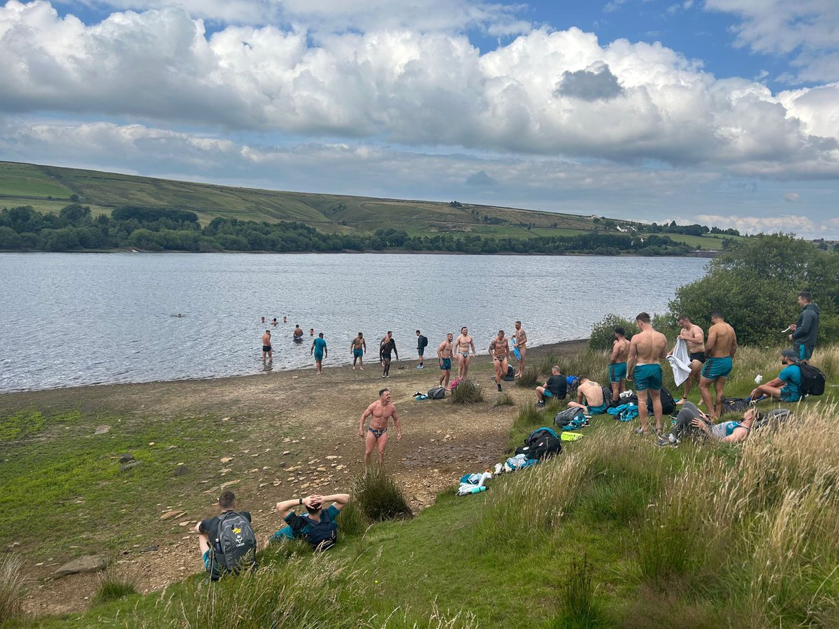 Thankyou <a href="/RishworthSport/">Rishworth Sport</a> <a href="/Rishworth1724/">Rishworth School</a> for hosting <a href="/leedsrhinos/">Leeds Rhinos</a> today for a day of alternative hard work 🥵 footy 🏉 &amp; pretty average 🏀 👀 🙌  #fullbenefit #Onedaycontract ✈️