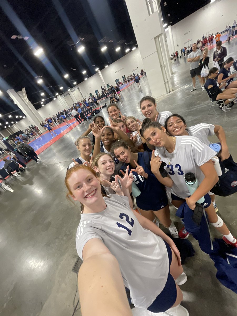 And just like that, the Girls U17 team is 2-0 on the day! 

The girls swept the Great Plains Girls 17U Red team and they are back in action tomorrow at 9am! 

3-0 (25-17,25-17,25-16)