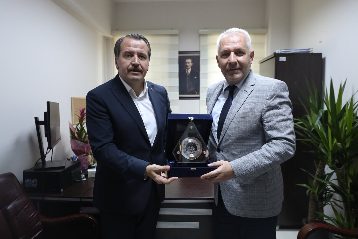 MemurSenKonf's tweet photo. Genel Başkanımız @_aliyalcin_ ve Toplu Sözleşmeden Sorumlu Genel Başkan Yardımcımız @HBTONBUL, ÇSGB Hukuk İşleri Genel Müdürü Şükran Doğan ile Memur-Sen Genel Başkan Yardımcılığı görevinde bulunmuş olan ÇSGB Daire Başkanı Mehmet Emin Esen’e yeni görevleri dolayısıyla hayırlı olsun ziyaretinde bulundu.