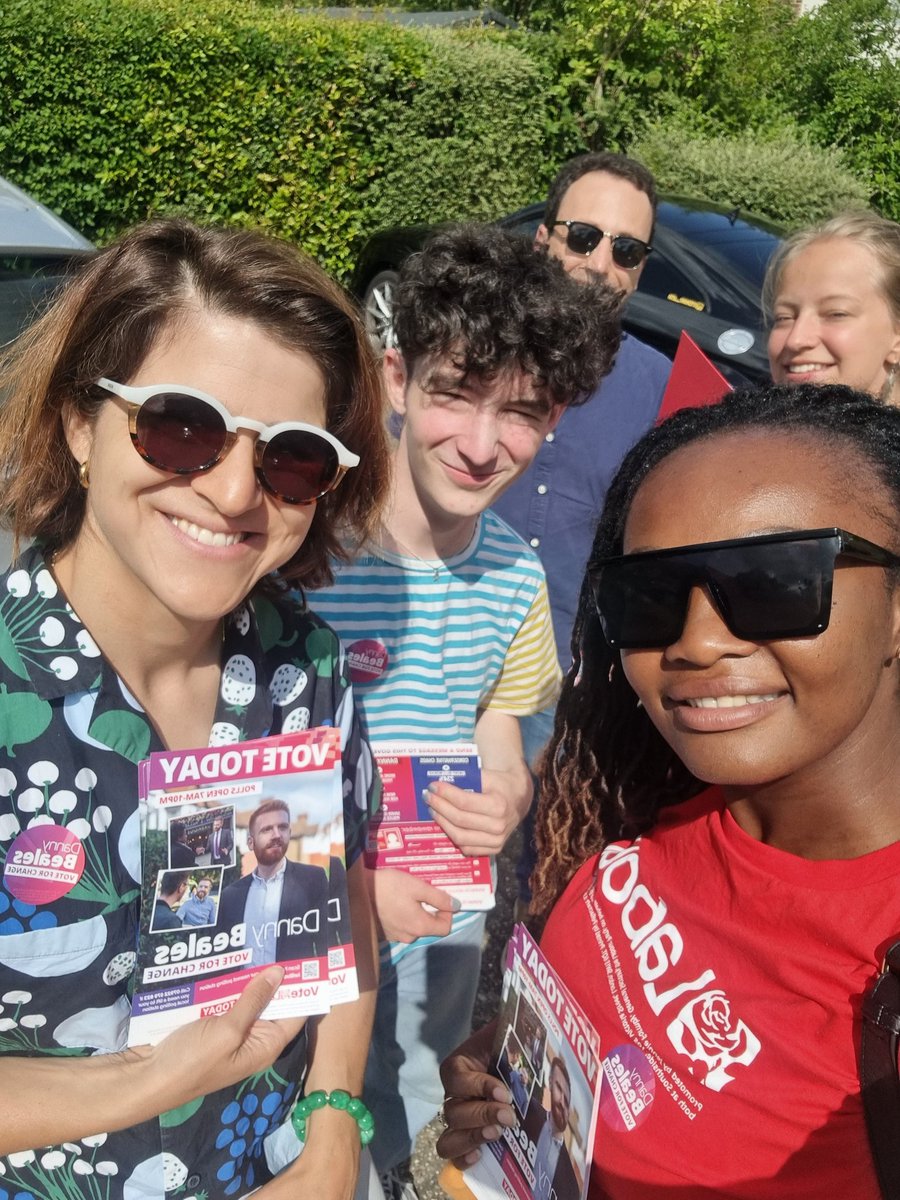Spent the first half of my day with @sarahsackman and her team campaigning for my colleague in Uxbridge. All the best @DannyBeales!