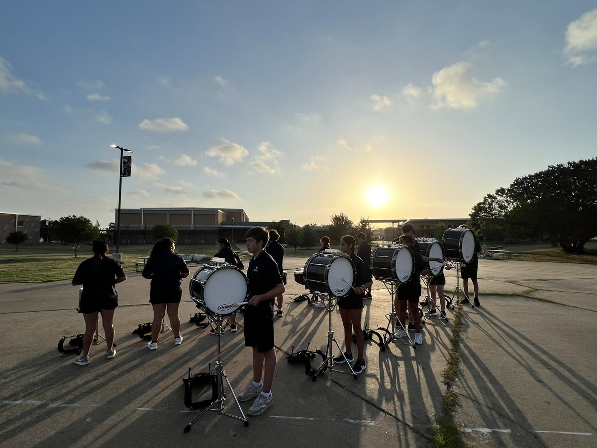 AkinsEagleBand's tweet photo. What a great performance by our Akins Eagle Drumline today at the Austin ISD Leadership Institute!
.
.
.
@akinsechs @paredesband @baileymsband @bedichek_band https://t.co/6ysApbY99W