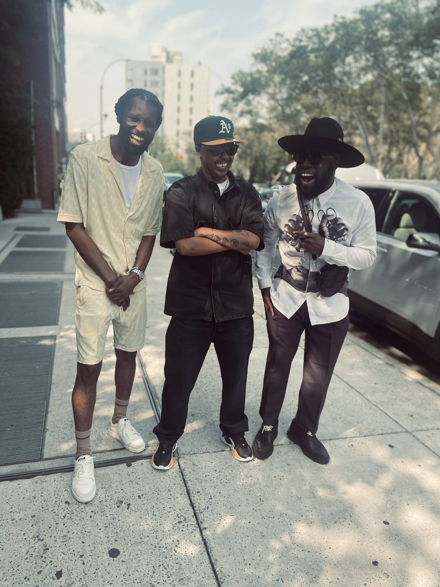 Spitters inc.
📍 NY