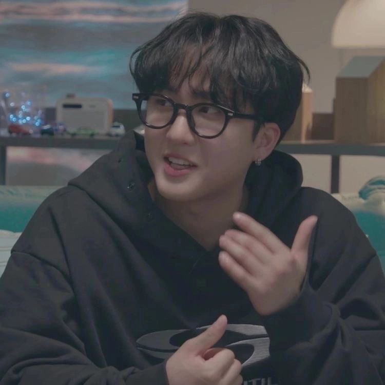 jay_letmebe's tweet photo. @changbinbib @Stray_Kids @SamsungKorea GALAXY BOY CHANGBIN 
#ChangbinxSamsungKR 
#스트레이키즈 #창빈
@Stray_Kids @SamsungKorea https://t.co/0q3kso5PT2