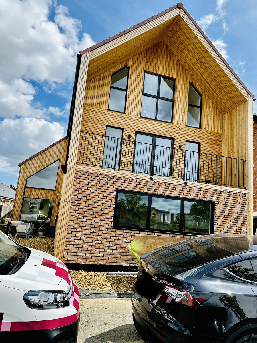 C. Rose Cleaning tweet media