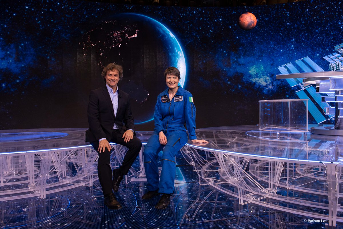 Alberto Angela (@albertoangela) on Twitter photo Gli incontri con <a href="/AstroSamantha/">Samantha Cristoforetti</a> ci stanno facendo capire quanto siamo andati avanti nell'esplorazione spaziale, ma anche quanto ancora ci resta da scoprire!
<a href="/ESA_Italia/">ESA_Italia</a> #Noos Gli incontri con <a href="/AstroSamantha/">Samantha Cristoforetti</a> ci stanno facendo capire quanto siamo andati avanti nell'esplorazione spaziale, ma anche quanto ancora ci resta da scoprire!
<a href="/ESA_Italia/">ESA_Italia</a> #Noos