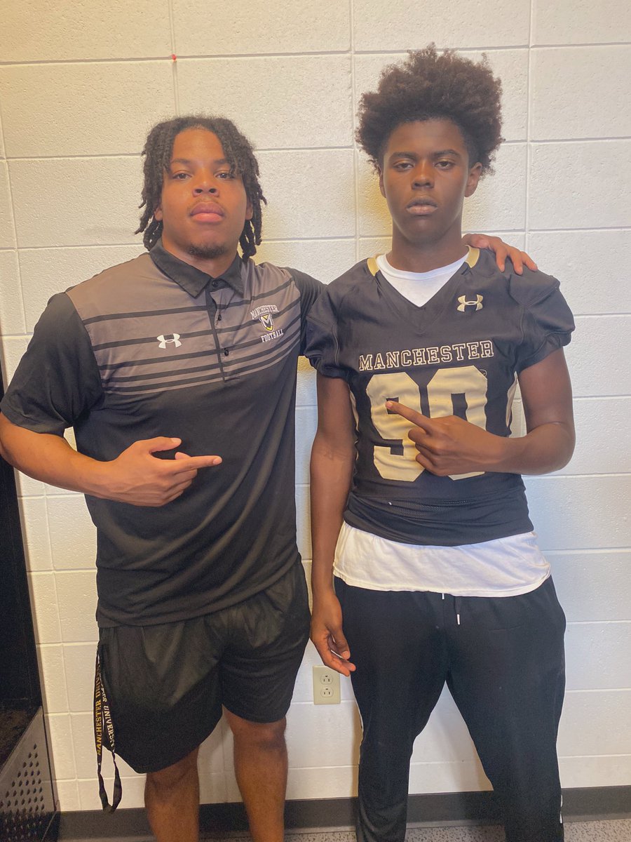 nmclendon11's tweet photo. Had a great time with my teammates at the Manchester University visit! Im very grateful for the incredible opportunity to get to come out to Manchester. Thanks to @CoachRoberts_1 and the rest of the coaching staff for the hospitality!
@CoachKingHaze @CoachHartNC @CoachWLoggan https://t.co/Z8knTwUCM1