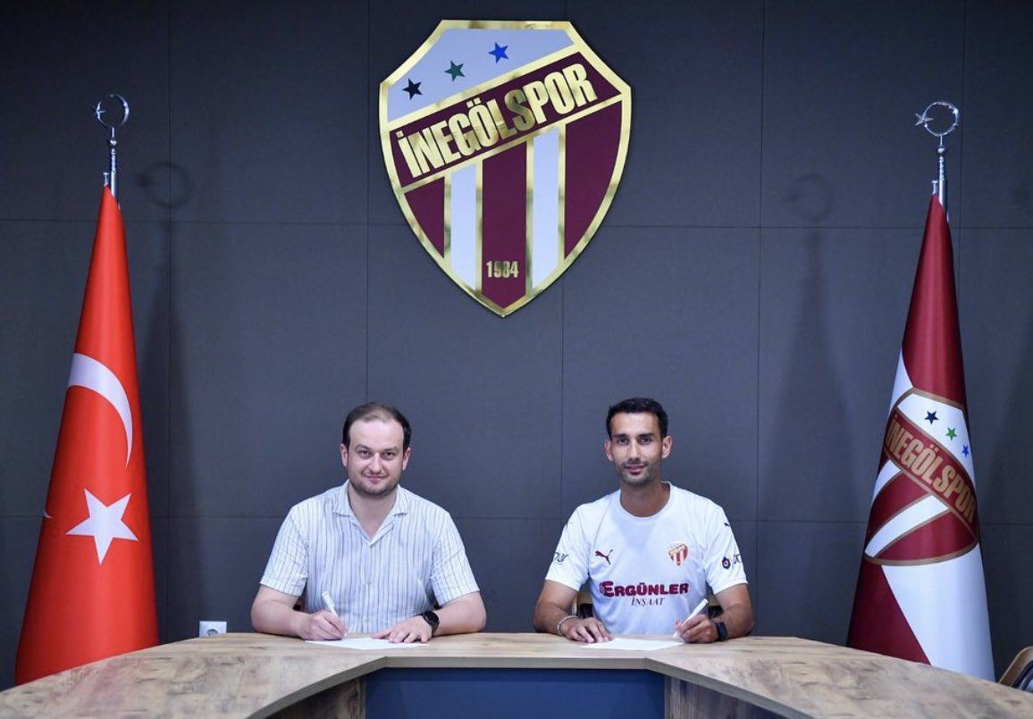 FCDeAvonturiers's tweet photo. 🇹🇷 Genclerbirligi 
🇹🇷 Karabükspor 
🇹🇷 Giresunspor 
🇹🇷 Kirklarelispor 
🇹🇷 Arnavutköy Belediyesi

En nu is Ferhat Görgülü toe aan zijn zesde Turkse Avontuur:
🇹🇷 Inegölspor

Zet ‘m op daar, Ferhat! 👏 https://t.co/8413jpsR3x