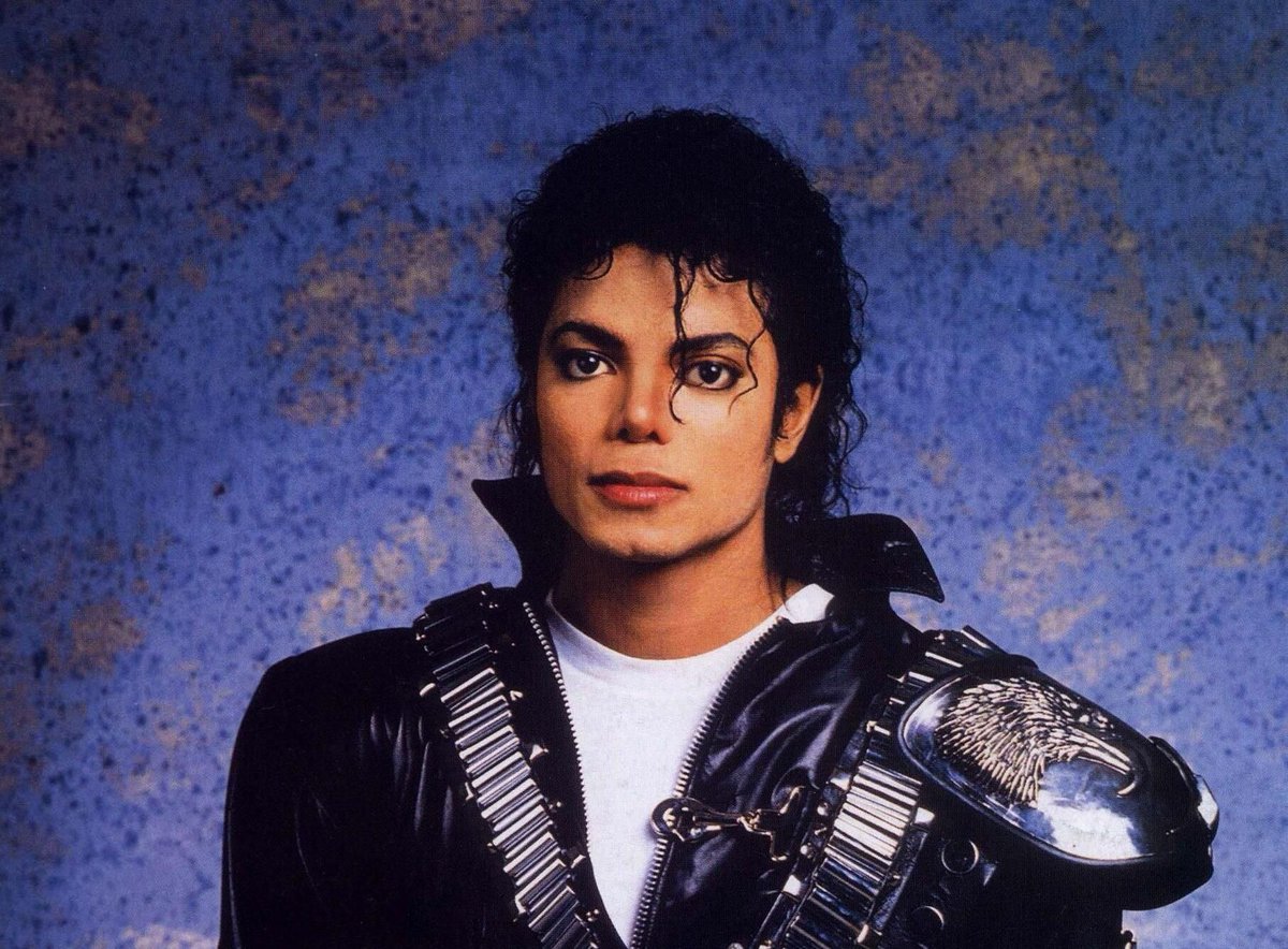 FilosofaZurdita's tweet photo. - Buen día Soy el M Jackson... Vengo a buscar unos computadores y una caja fuerte...

— Pase usted Señor Jackson... https://t.co/dBA81eoO0U
