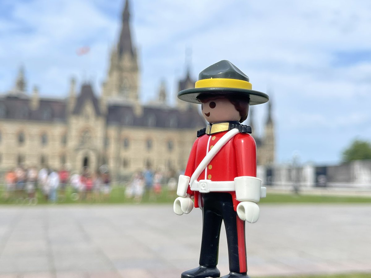 Policía Montada del Canada

#Canada #Canada🇨🇦 #Ottawa #mountedpolice

#playmobil #Click #playmobilspain #PlaymobilEspaña #playmobilmania #playmobilworld #playmobillovers #playmobilinstagram #playmobilfan #playmobilfans #playmobilfigures #playmobilworld #playmobillover