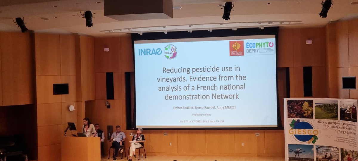 AnMerot's tweet photo. #GIESCO
Today we talk about preferential changes in the cultural practices to effectively reduce chemicals over 30% especialy fungicides. Results from Esther Fouillet PhD.
https://t.co/wLE7WJfPKl
@vitae_project @INRAE_OCC_MPL @Leovjgarcia https://t.co/cAtL5bUWMo