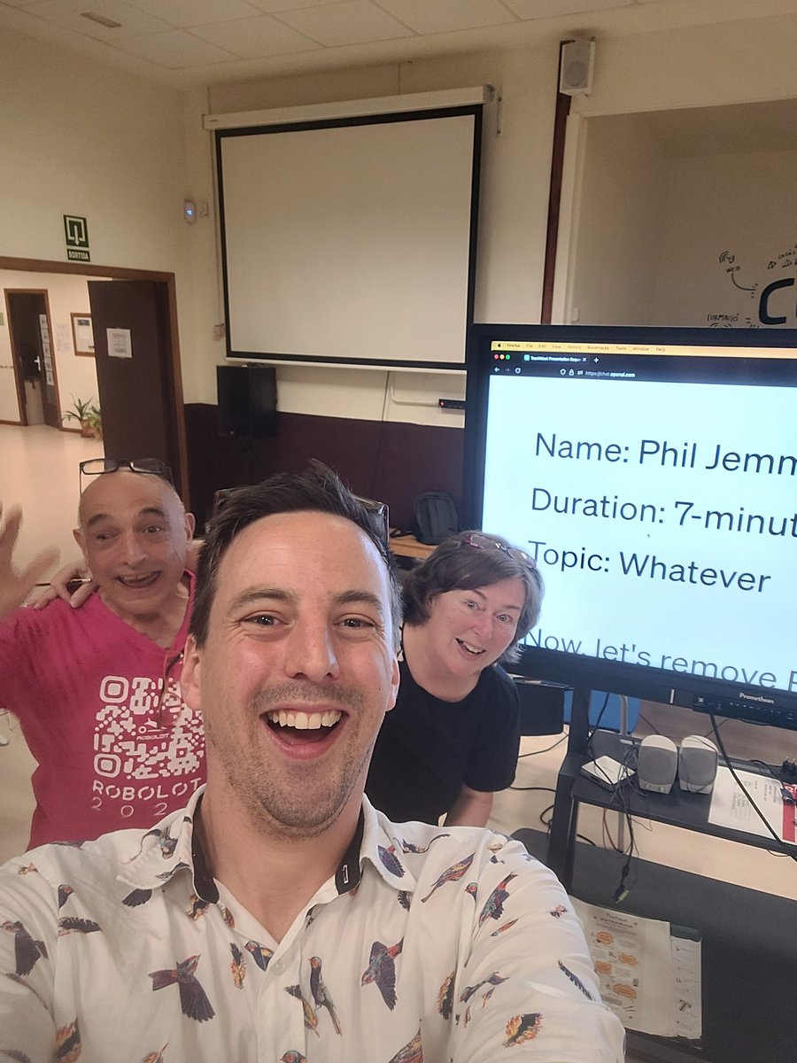 philjemmett's tweet photo. Thank you to everyone at #TMSnapCon #SnapCon23 this has been a lot of fun! 

Totally improvised talk after a few beers and a huge pizza 🍕and being picked out of the hat by AI thanks to @saorog!

I rambled about how learning by accident is almost always best

@megjlow @magsamond https://t.co/gOj5goP2A3
