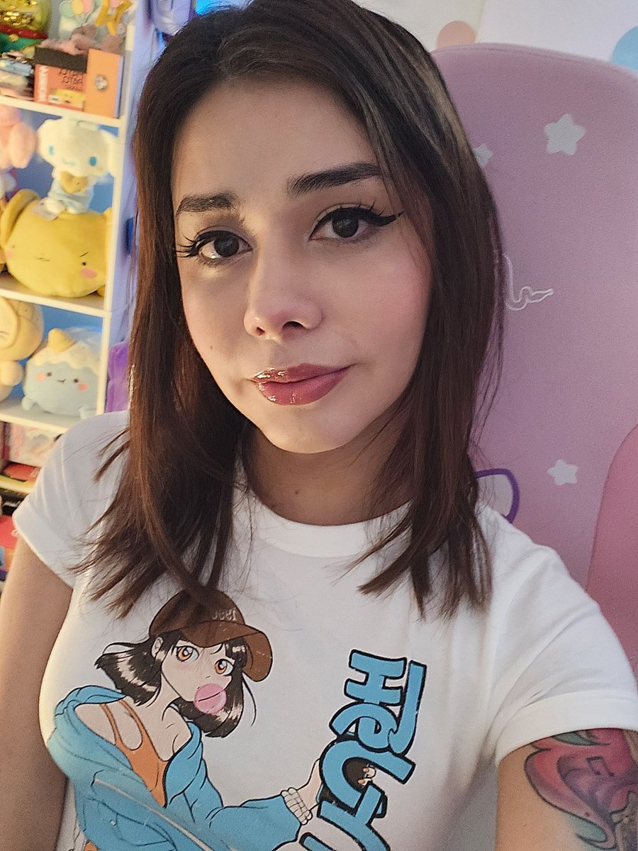 Crystal Molly tweet media