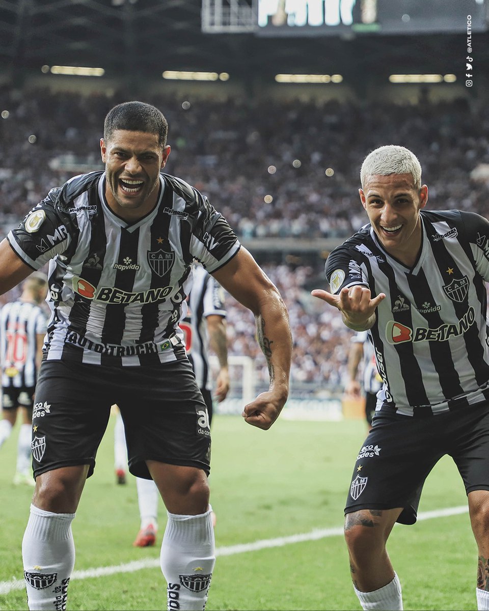 Atletico's tweet photo. 🤝🐔 Dia do amigo é dia de relembrar grandes parceiros da história do #Galo! 

🖊️ Duplas que deixaram seu legado com o manto Alvinegro! 

#DiaDoAmigo | #GaloPaixãoNacional 🏴🏳️ https://t.co/E8Cp86bIZK