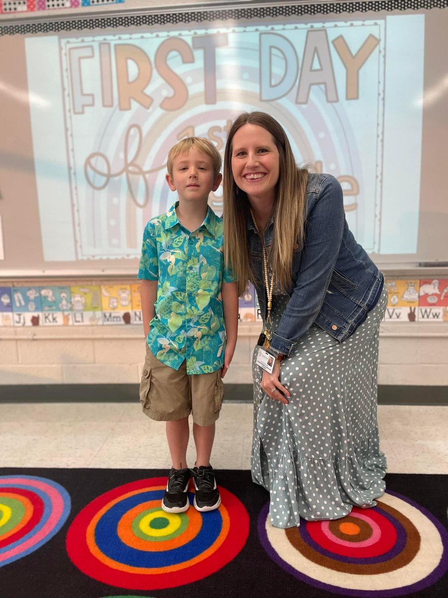 reachforthebarr's tweet image. What a busy but amazing first week in 12P! 😊 Reading labs, map drawings, fruit loop math, and first day pictures. @PtownElem #pandastrong #pandalevelup