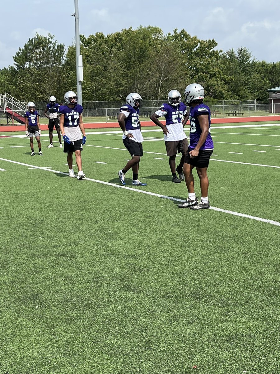 HgroveFootball's tweet photo. 🗣️ The Hillgrove Family would like to personally THANK EVERYONE (players, coaches, support/training staffs, parents, fans, and journalists), that made today POSSIBLE! We all IMPROVED and had FUN at our Final OTA‼️
#GGOD23’ | #HawksInTheLab | ✅ https://t.co/wSZedWVGYZ