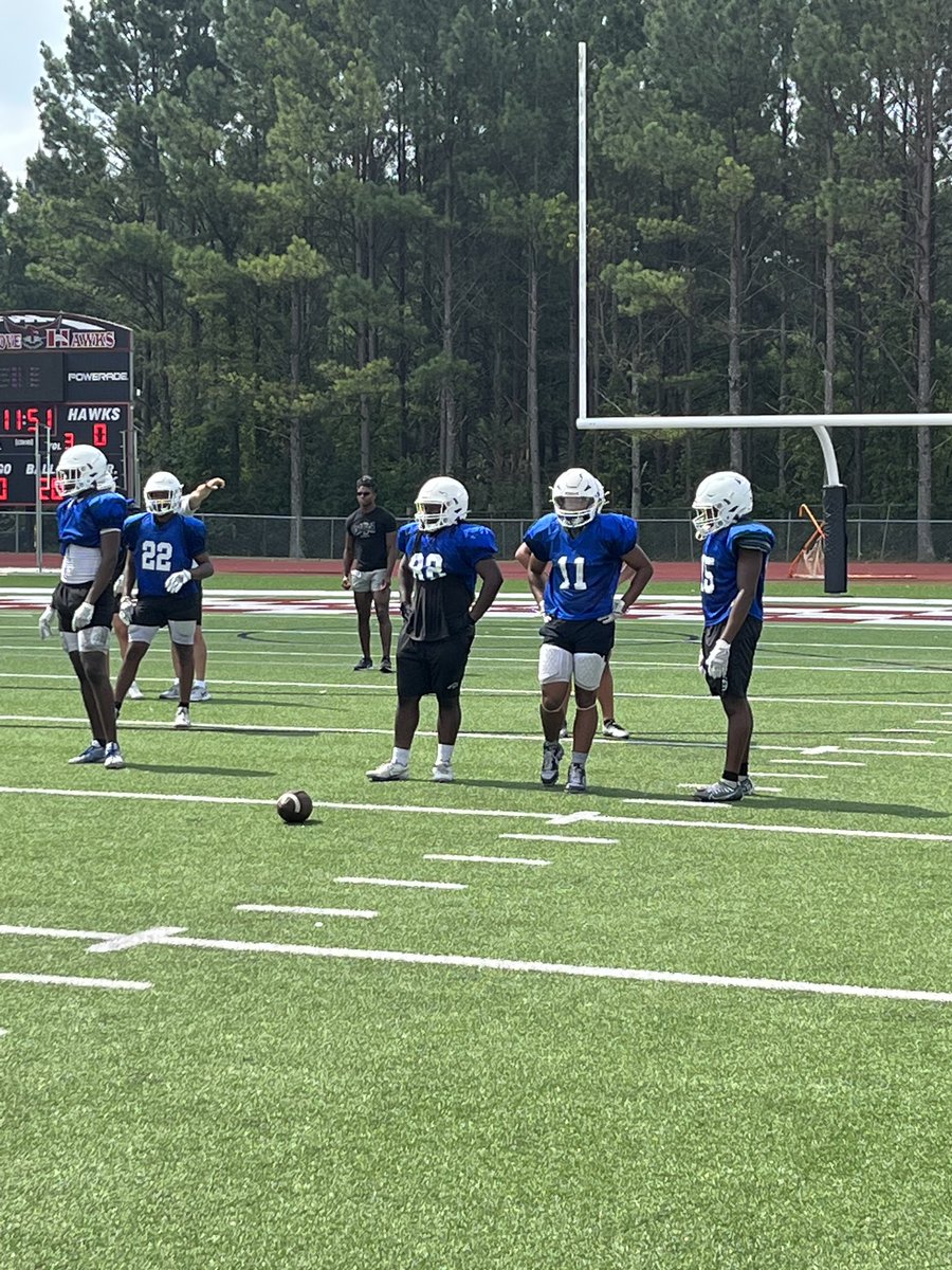 HgroveFootball's tweet photo. 🗣️ The Hillgrove Family would like to personally THANK EVERYONE (players, coaches, support/training staffs, parents, fans, and journalists), that made today POSSIBLE! We all IMPROVED and had FUN at our Final OTA‼️
#GGOD23’ | #HawksInTheLab | ✅ https://t.co/wSZedWVGYZ