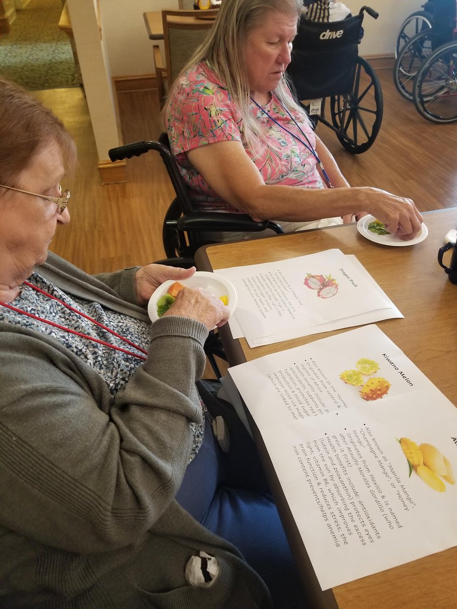 ConcordiaLM's tweet photo. #ConcordiaOfFoxChapel residents tested the taste of some exotic fruits and found new favorite combinations! They also learned about the health benefits of the tasty snacks. To learn more about this explorative community, visit https://t.co/98yOgsTzPM. #HealthyFruit #FruitSnack https://t.co/VPrUHhvE64