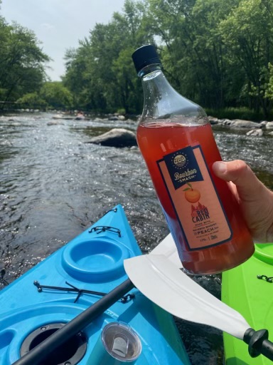 StandardDistill's tweet photo. If your kayak has a cupholder, you're going to want to bring a bottle of Pour Ready on your next paddle out! Just pour over ice & enjoy your perfect Summer day ☀️🛶
#centralstandard #pourready #kayaking #craftedtogather https://t.co/HVk2QPd0J9