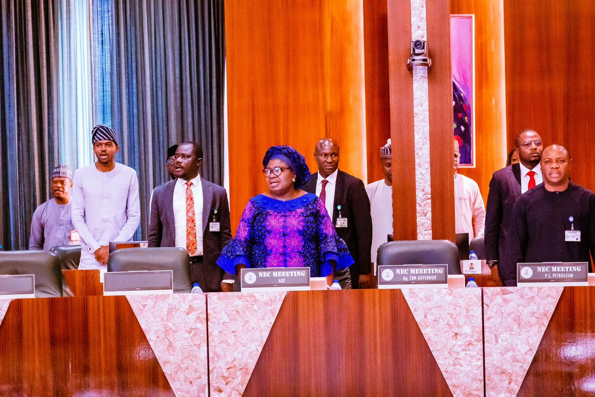 officialSKSM's tweet photo. PETROL SUBSIDY REMOVAL:
NEC BACKS PLANNED DISTRIBUTION OF GRAINS, FERTILIZER STARTING JULY 24

* Supports proposed cost-of-living allowance for civil servants

* Endorses deployment of CNG vehicles for public transportation

The National Economic Council (NEC) has thrown its weight behind the planned distribution of grains and fertilizer to Nigerians by the Federal Government through the Central Bank of Nigeria to mitigate the impact of the removal of petrol subsidy on citizens.

The decision was part of resolutions reached today at the 4th meeting of the Council chaired by Vice President @KashimSM at the State House Executive Council Chambers, Abuja. 
The decision was taken after a presentation by the NEC Adhoc Committee on cushioning the effect of petrol subsidy removal was made by Anambra State Governor, Prof. @CCSoludo.  

Speaking after deliberations on the presentation, Sen. Shettima read the resolutions of the Council noting, “we will also pursue vigorously, the mass deployment of CNG-powered vehicles and establishment of autogas conversion plants/kits in all States in the short-term and deployment of electric buses and cars with charging infrastructure across the country.”

The meeting also resolved to support enhanced engagements between State Governors and the leadership of the labour unions across the States, and proposed the provision of the cost-of-living allowances to be paid to civil servants in both the State and Federal Civil Services. 

The Council agreed to support federal Government’s efforts to scale up infrastructure especially to give attention to fixing dilapidated highway roads across the country.